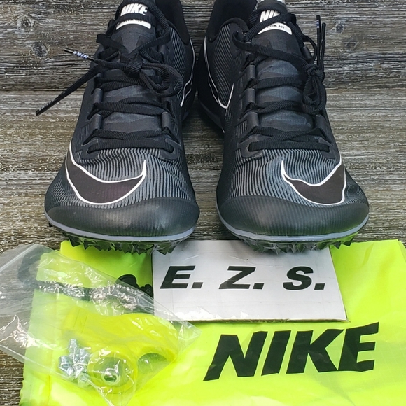 Athletic_Shoes